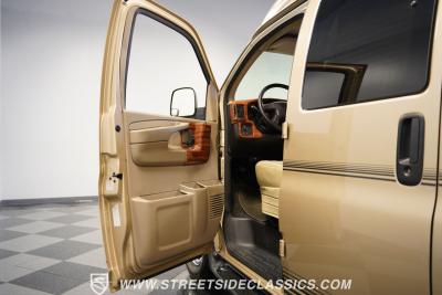 2006 Chevrolet 7 Passenger  Sherrod Conversion Van