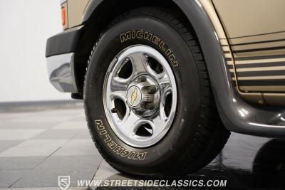 2006 Chevrolet 7 Passenger  Sherrod Conversion Van