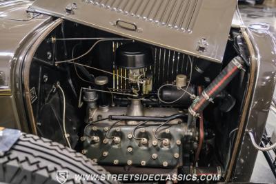 1932 Ford Model 18 V-8 Roadster Deluxe