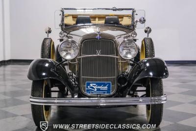 1932 Ford Model 18 V-8 Roadster Deluxe