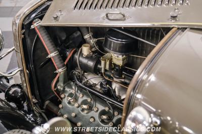 1932 Ford Model 18 V-8 Roadster Deluxe