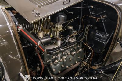 1932 Ford Model 18 V-8 Roadster Deluxe