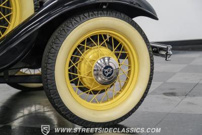 1932 Ford Model 18 V-8 Roadster Deluxe