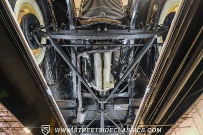 1932 Ford Model 18 V-8 Roadster Deluxe