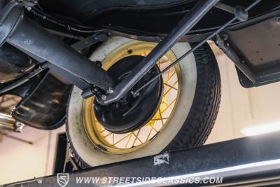 1932 Ford Model 18 V-8 Roadster Deluxe