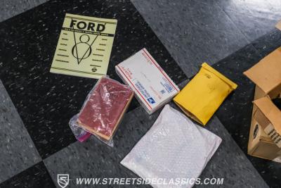 1932 Ford Model 18 V-8 Roadster Deluxe