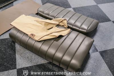 1932 Ford Model 18 V-8 Roadster Deluxe