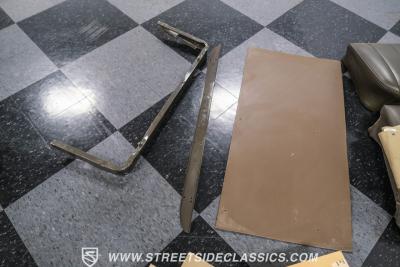 1932 Ford Model 18 V-8 Roadster Deluxe