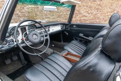 1970 Mercedes - Benz SL 280 Pagode