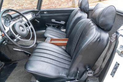 1970 Mercedes - Benz SL 280 Pagode