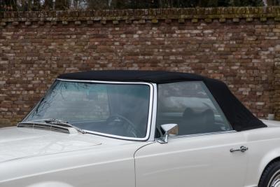 1970 Mercedes - Benz SL 280 Pagode