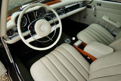 1970 Mercedes - Benz Mercedes Benz 280 SL Pagode &ldquo;MB Datenkarte correct&rdquo;