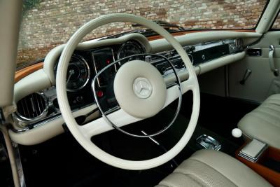 1970 Mercedes - Benz Mercedes Benz 280 SL Pagode &ldquo;MB Datenkarte correct&rdquo;