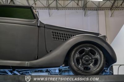 1935 Ford Cabriolet Restomod