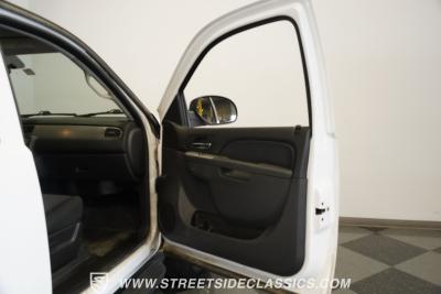 2011 Chevrolet Suburban 2500 4X4