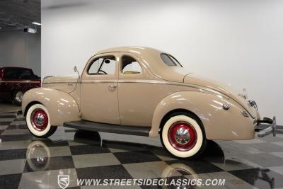 1940 Ford Deluxe Business Coupe
