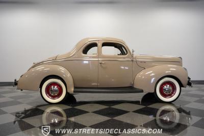 1940 Ford Deluxe Business Coupe