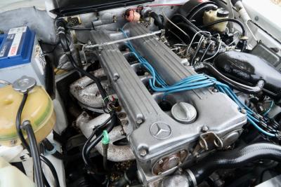 1977 Mercedes - Benz Mercedes Benz 280 SL &ldquo;Classicweiss&rdquo;