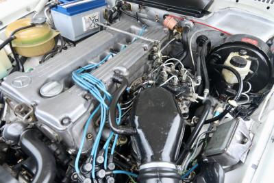 1977 Mercedes - Benz Mercedes Benz 280 SL &ldquo;Classicweiss&rdquo;