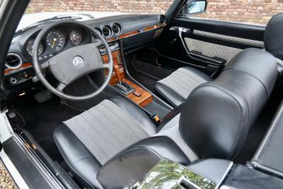 1977 Mercedes - Benz Mercedes Benz 280 SL &ldquo;Classicweiss&rdquo;