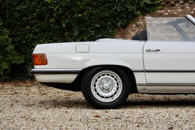 1977 Mercedes - Benz Mercedes Benz 280 SL &ldquo;Classicweiss&rdquo;