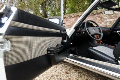 1977 Mercedes - Benz Mercedes Benz 280 SL &ldquo;Classicweiss&rdquo;