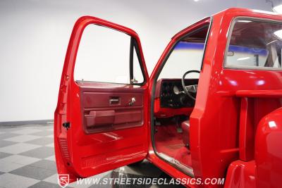 1976 Chevrolet C10 Custom Deluxe Stepside