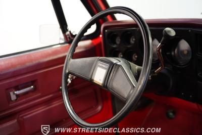 1976 Chevrolet C10 Custom Deluxe Stepside