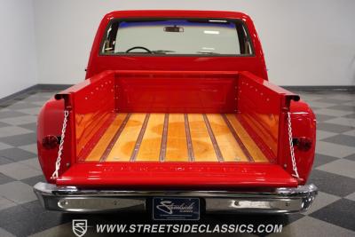 1976 Chevrolet C10 Custom Deluxe Stepside