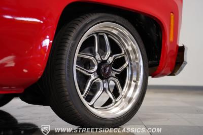 1976 Chevrolet C10 Custom Deluxe Stepside