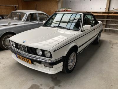 1987 BMW 325i  Cabrio