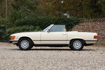 1976 Mercedes - Benz Mercedes Benz 280 SL &ldquo;First lacquer&rdquo;