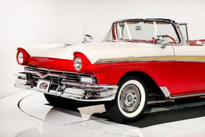 1957 Ford Fairlane 500 Skyliner