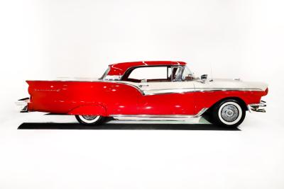 1957 Ford Fairlane 500 Skyliner