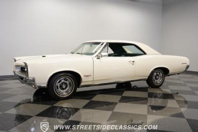 1966 Pontiac GTO Tri Power