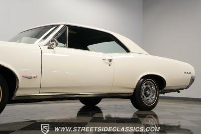 1966 Pontiac GTO Tri Power