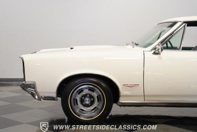 1966 Pontiac GTO Tri Power