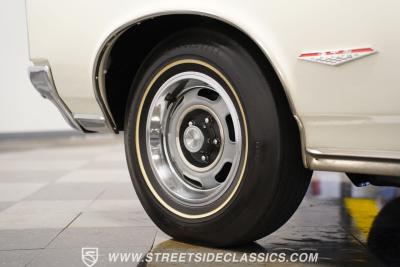 1966 Pontiac GTO Tri Power