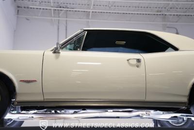 1966 Pontiac GTO Tri Power