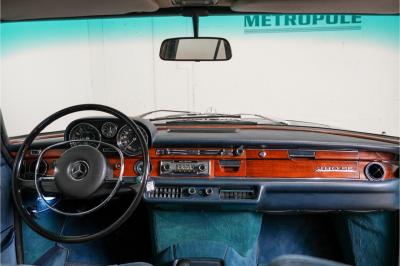 1972 Mercedes - Benz 200 series