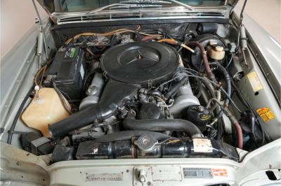 1972 Mercedes - Benz 200 series