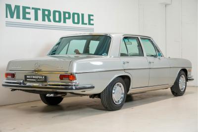 1972 Mercedes - Benz 200 series