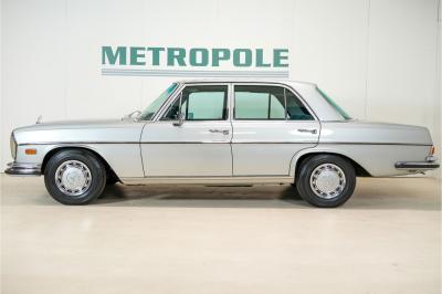1972 Mercedes - Benz 200 series