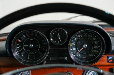 1972 Mercedes - Benz 200 series