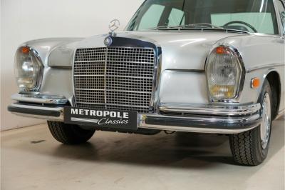 1972 Mercedes - Benz 200 series
