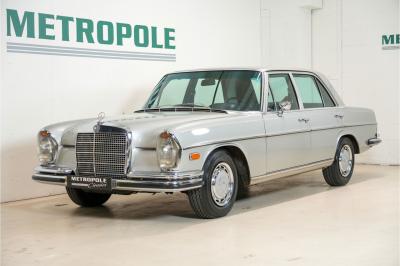 1972 Mercedes - Benz 200 series