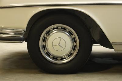 1970 Mercedes - Benz Mercedes Benz 280 SE Automatic &ldquo;Floor shifter&rdquo; Trade-in car