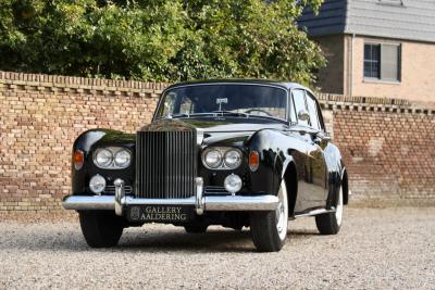 1965 Rolls - Royce Silver Cloud III &ldquo;With Radford cocktail cabinets&rdquo; Only 21000 Miles
