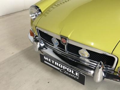 1975 MG B convertible