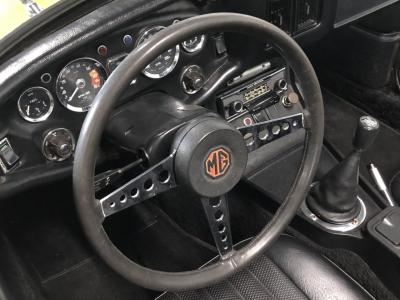 1975 MG B convertible